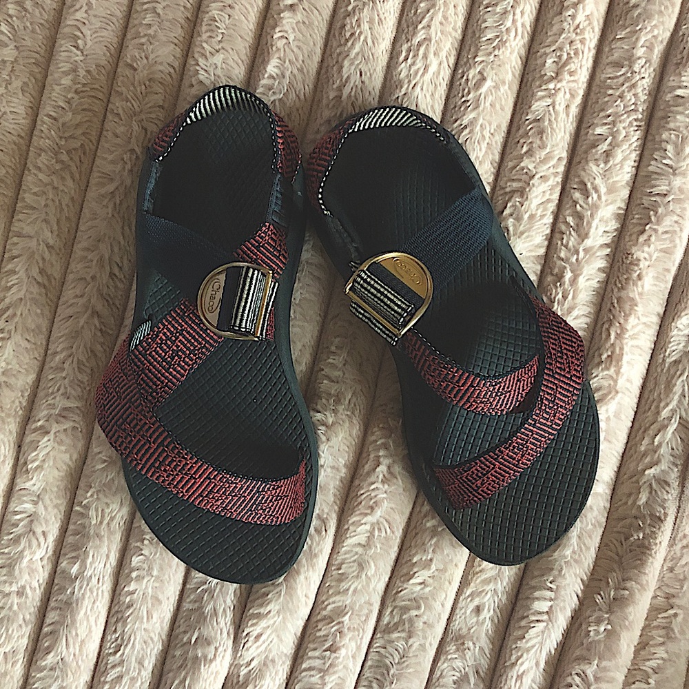 Chavos sandles like new
